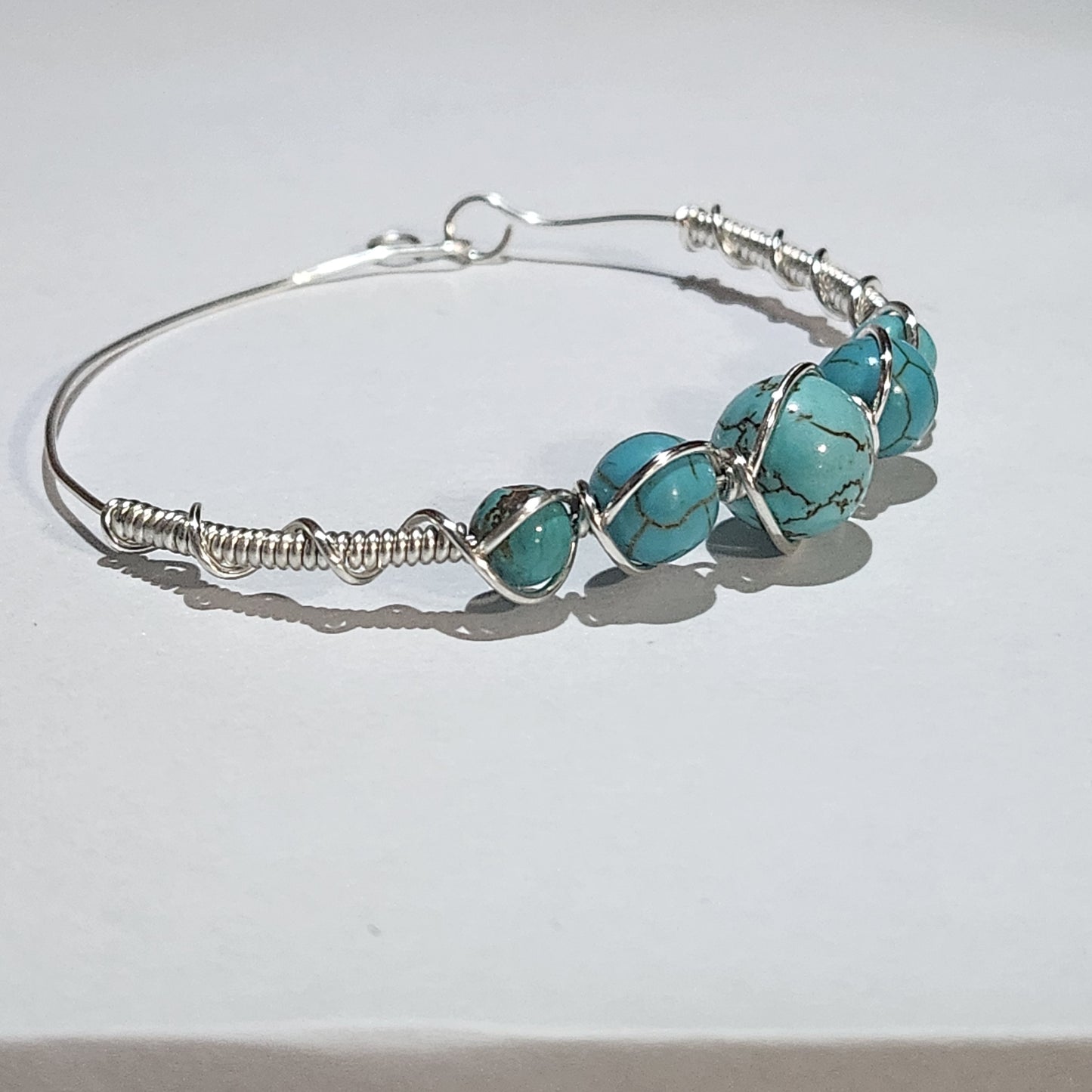Dainty wire bracelet